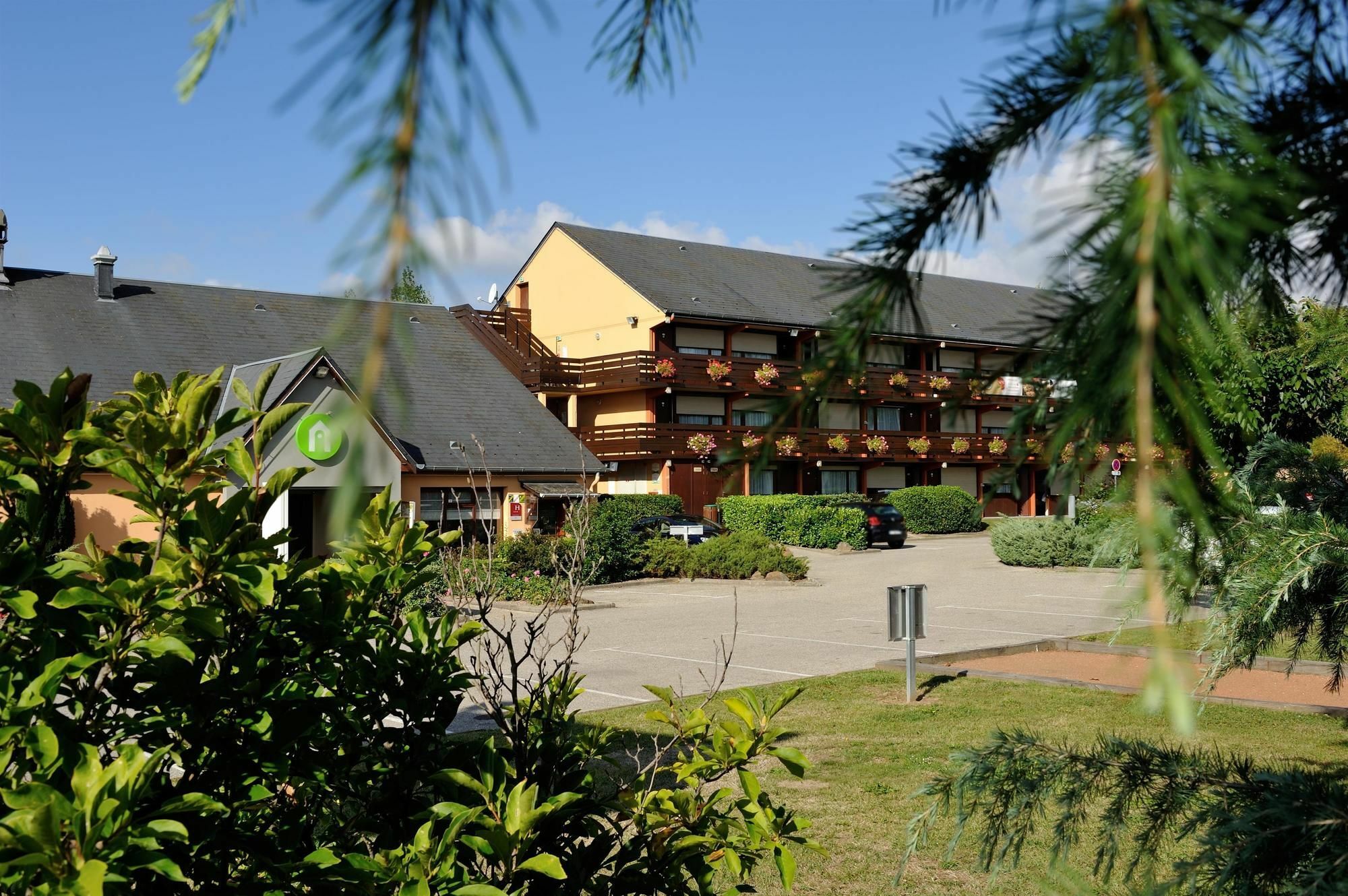 Campanile Saint-Etienne Est- Saint-Chamond Hotel Exterior foto
