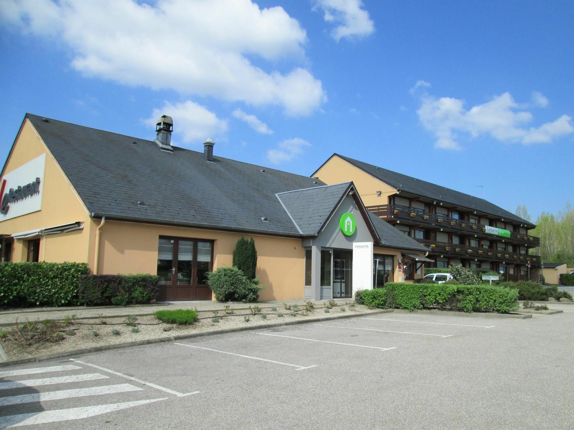 Campanile Saint-Etienne Est- Saint-Chamond Hotel Exterior foto