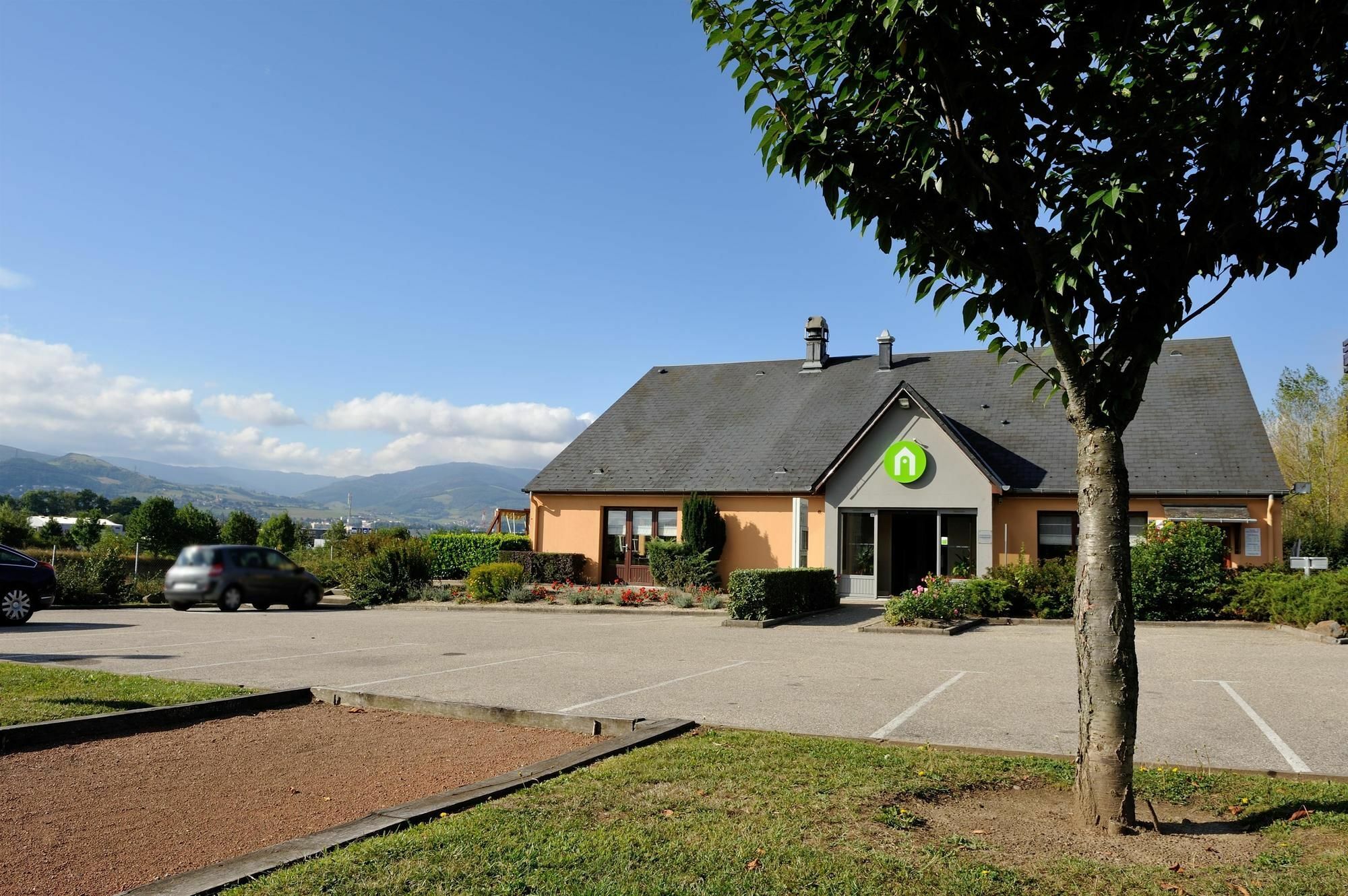 Campanile Saint-Etienne Est- Saint-Chamond Hotel Exterior foto